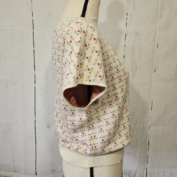 Modcloth Floral V Neck Shoet Sleeve Sweater - Picture 5 of 9